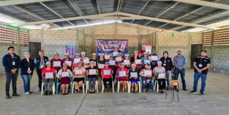 Gradúan a 30 agentes de cambio en San Carlos Alzatate para fortalecer acciones de salud, higiene y nutrición