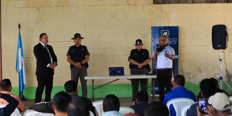 Más de 50 pilotos refuerzan la seguridad vial en jornada de capacitación liderada por la DGT y PROVIAL