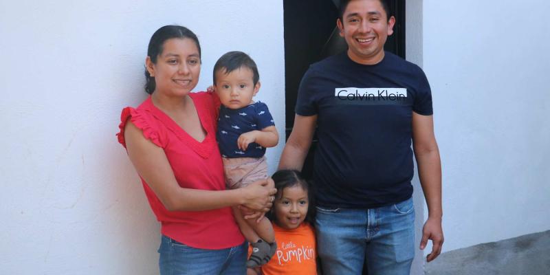 Familias de Patulul reciben un nuevo hogar y comienzan una vida con mayor seguridad y dignidad