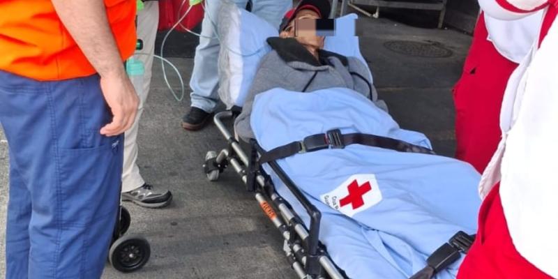 ste servicio busca ofrecer apoyo inmediato a personas de la tercera edad que presenten malestares leves, requieran monitoreo de signos vitales o asistencia preventiva durante su paso por el aeropuerto.