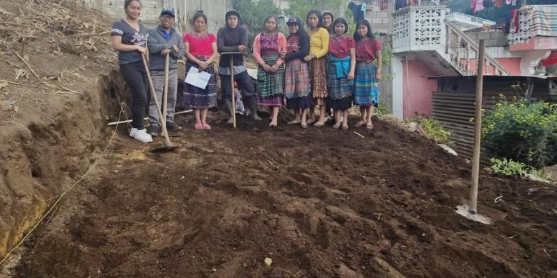 Establecen parcelas demostrativas y macrotúnel en Quetzaltenango