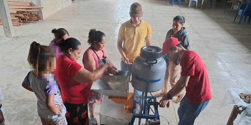 Mujeres de El Chal producen primer lote de harina de yuca y camote