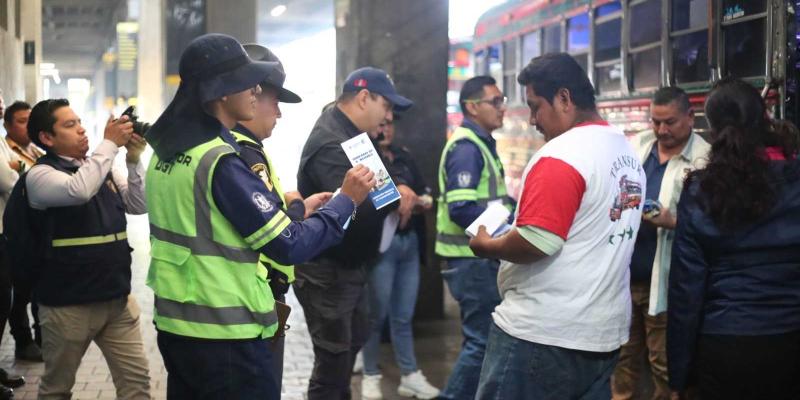 Pilotos de transporte extraurbano reciben capacitación en seguridad vial en Centra Sur