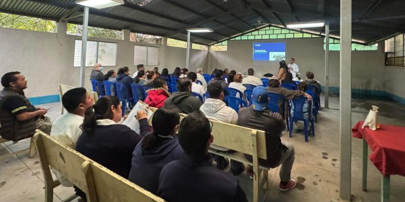 Capacitan a personal del Hospital de La Verbena en bienestar animal