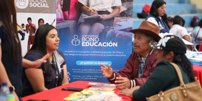 Jornada Móvil de Servicios Integrados llega a Santa Lucía Utatlán, Sololá 