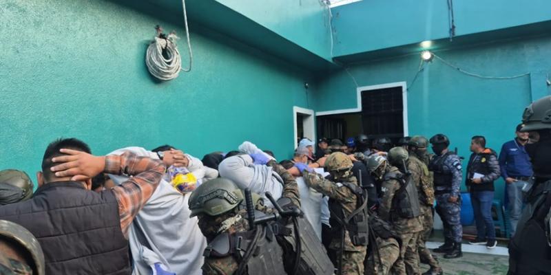Requisa en centro de detención fortalece control y seguridad en Chimaltenango.
