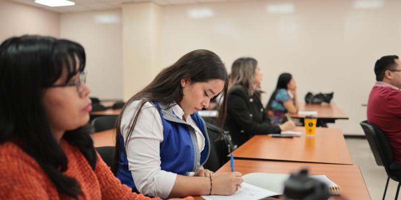 Capacitan a personal municipal para mejorar la gestión de recursos públicos