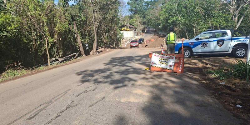 Regulan el paso vehicular en Cuilapa para proteger a usuarios