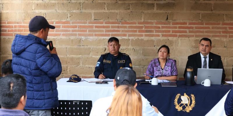 Autoridades y transportistas dialogan sobre tarifas en Sacatepéquez