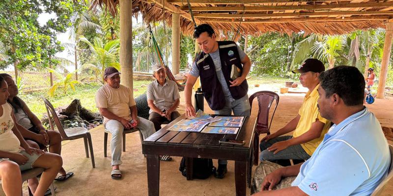 Socializan calendario de vedas 2026 con pescadores en Livingston