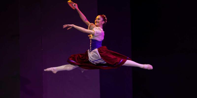 Estudiantes de danza brillan en el festival del Teatro de Bellas Artes