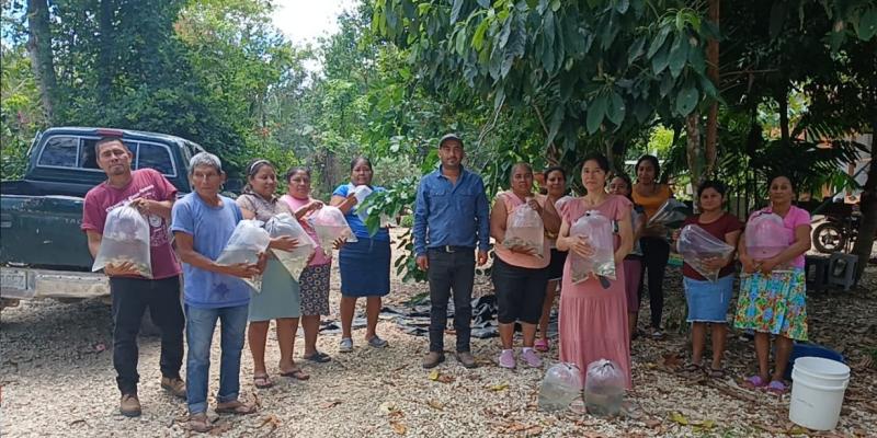 Entrega de alevines fortalece la producción acuícola en Santa Ana