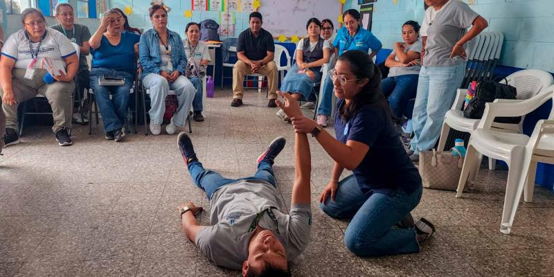 Personal de SBS fortalece conocimientos en primeros auxilios junto a Médicos del Mundo