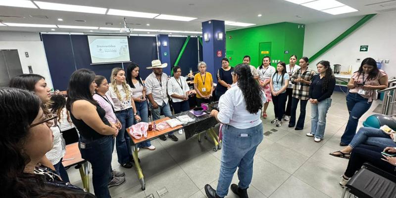 Capacitan a profesionales de Hogar Rural para fomentar emprendimientos