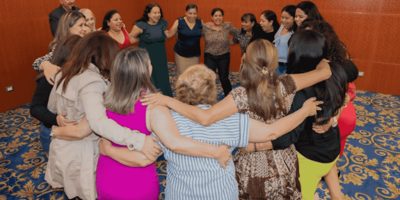 La SIT conmemora el Día de la Madre reconociendo a sus colaboradoras