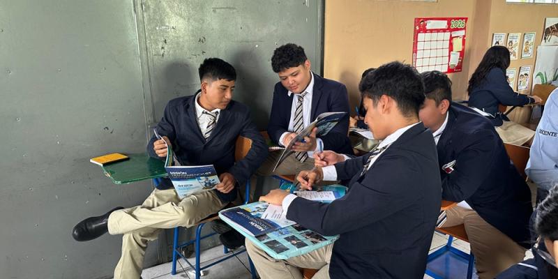 Juventud de Jalapa aprende a cuidar los recursos públicos con dinámicas prácticas