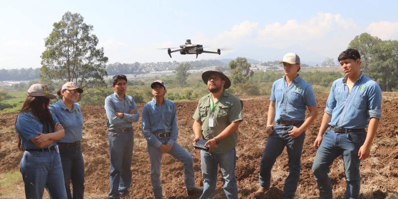 Estudiantes de Perito Forestal integran tecnología de drones en la restauración de paisajes