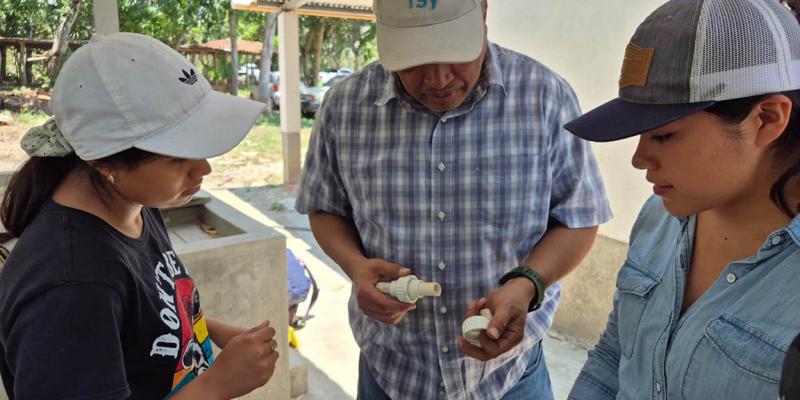 Estudiantes de la EFA de Cobán implementan tecnología de riego para cultivos