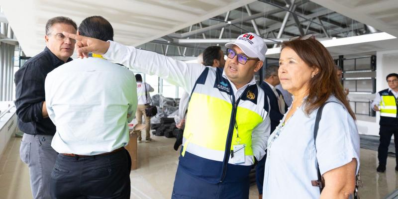 Sector empresarial verifica avances en modernización del Aeropuerto La Aurora