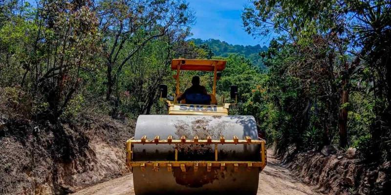 Mejoran la ruta que conecta comunidades en San Martín Jilotepeque