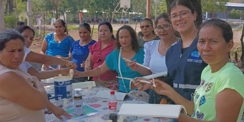 Familias de Jutiapa fortalecen su economía al elaborar productos artesanales