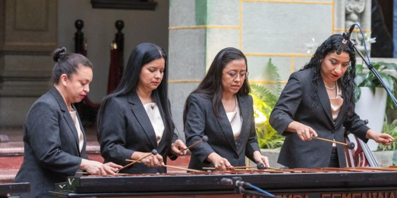 Marimba femenina