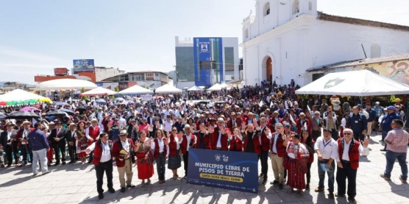 GOBIERNO DE GUATEMALA DECLARA EL ÁREA IXIL LIBRE DE PISOS DE TIERRA Y TRANSFORMA 75 MIL HOGARES 