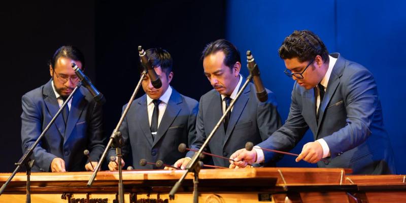 El Teatro de Bellas Artes inicia las actividades por el Día Internacional de los Museos con notas de marimba. 