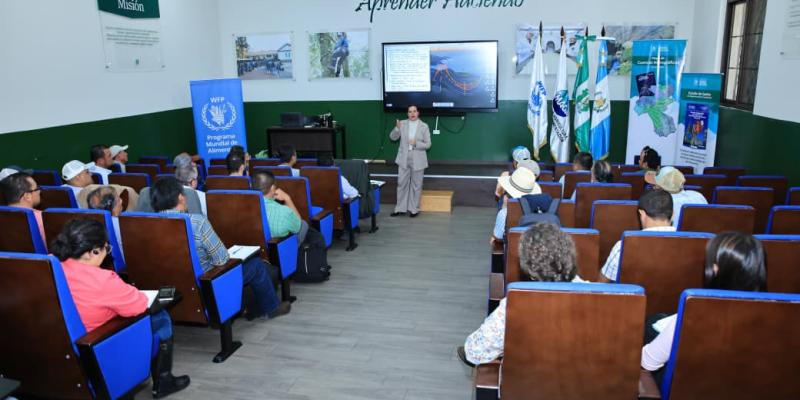 Capacitan a técnicos y extensionistas en la adopción del sistema hidrológico Keyline