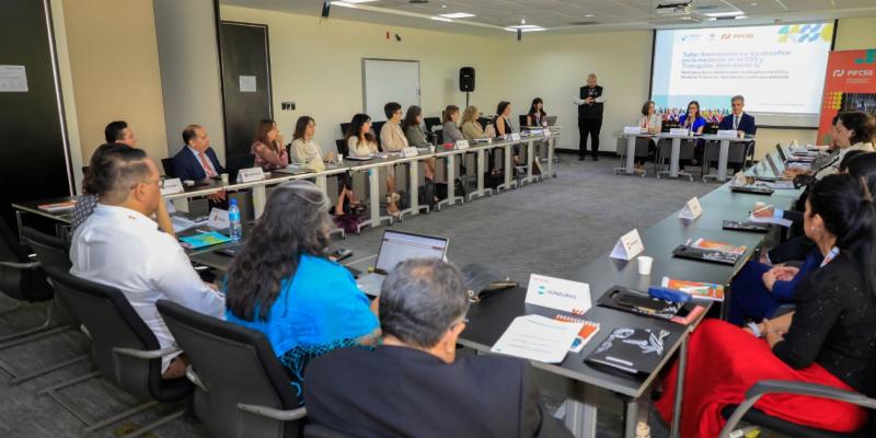 Participantes en el encuentro regional sobre Cooperación Sur Sur