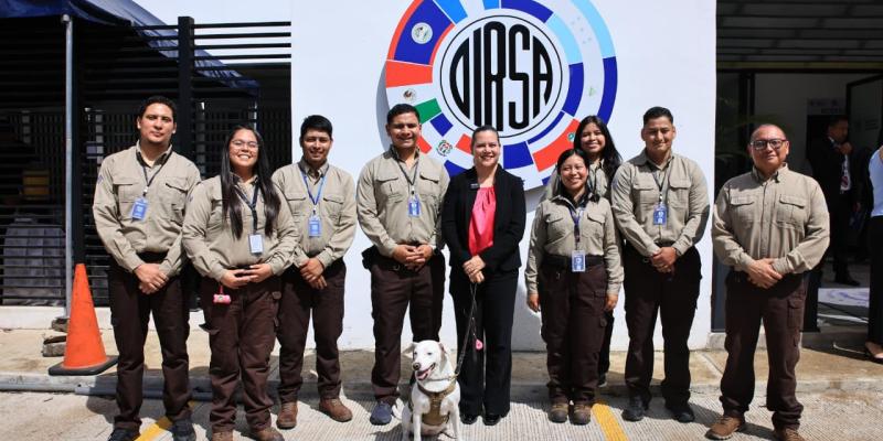 Guatemala forma por primera vez binomios caninos para detección agropecuaria