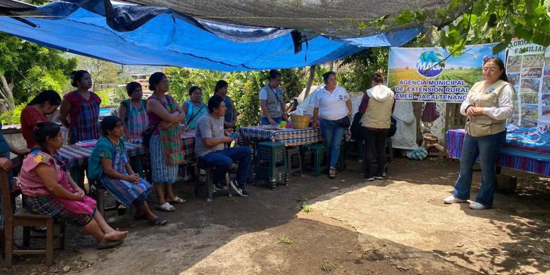 El componente clave para el desarrollo de mujeres de Jacaltenango es Hogar Rural 