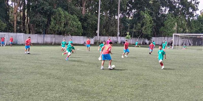 Campos del Roosevelt recibe jornada deportiva impulsada por la Embajada de Chile