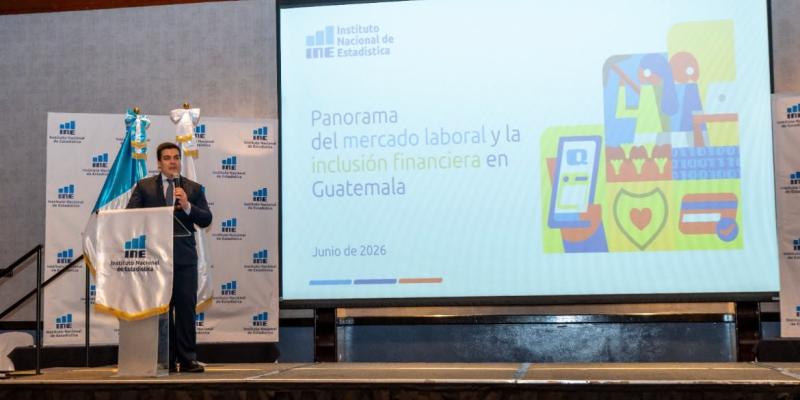 Gerente General del INE, Óscar Chávez 