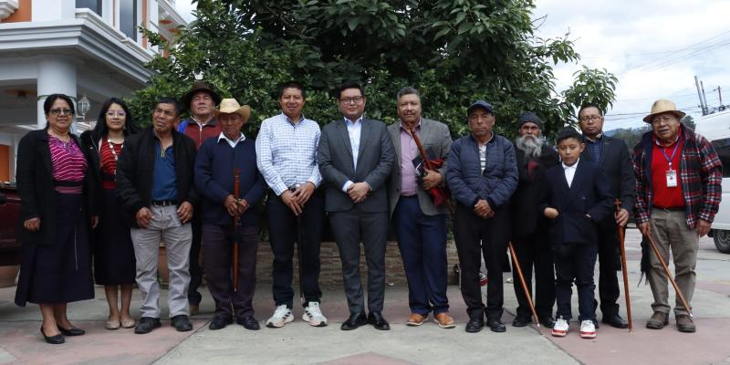 Viceministerio de Interculturalidad y Consejo Maya Mam y K’iche’ fortalecen diálogo y trabajo conjunto en Quetzaltenango. 