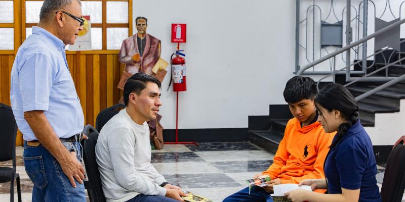“Read & Speak”, las vibras del idioma inglés resonaron en la Biblioteca Nacional. 