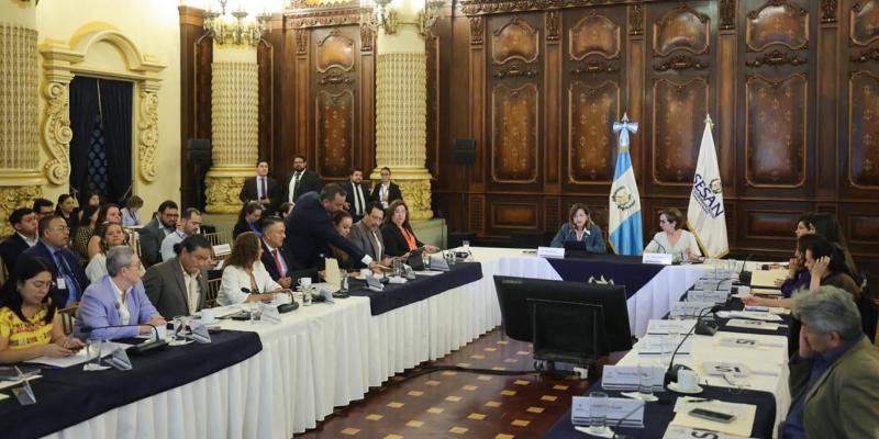 CONASAN aprueba acciones para fortalecer la atención alimentaria y nutricional