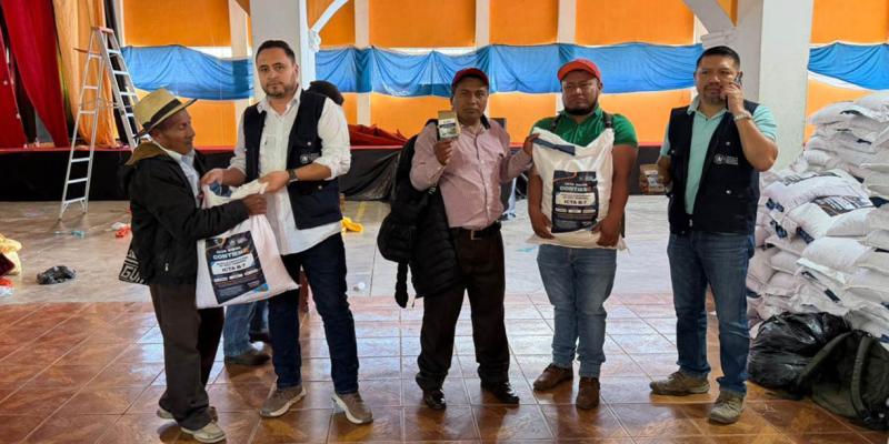 Entregan insumos para la producción de alimentos en Quiché y Alta Verapaz