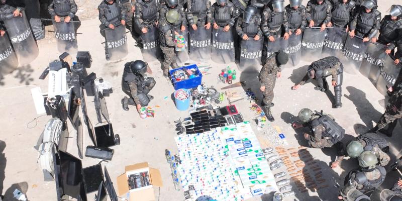 Fuerzas de seguridad fortalecen el control penitenciario con requisa en el Centro de Rehabilitación Penal de Puerto Barrios