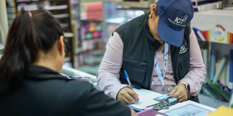 El Ministerio de Trabajo y Previsión Social (Mintrab), a través de la Inspección General de Trabajo (IGT), realizó operativos de verificación en distintos establecimientos comerciales de la zona 9.
