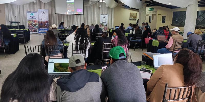 Extensionistas de San Marcos aprenden uso estratégico del Geoportal