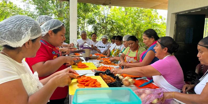 Elaboración de chile jalapeño fortalece el emprendimiento de mujeres