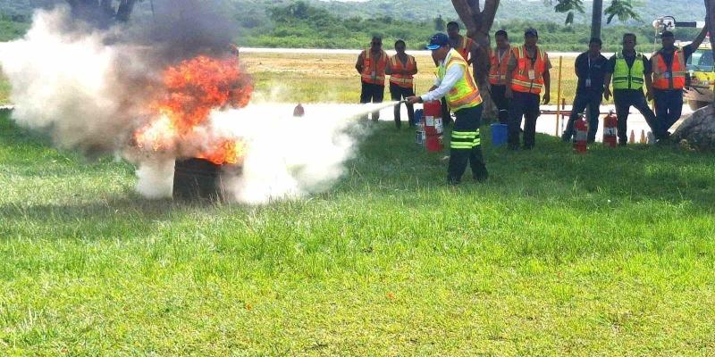 Preparan a 70 colaboradores para atender emergencias en el Aeropuerto Mundo Maya