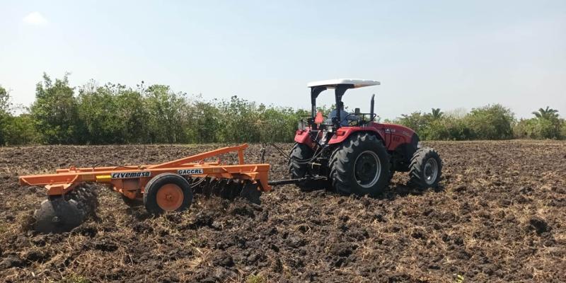 Jornada de mecanización agrícola fortalece producción de granos básicos