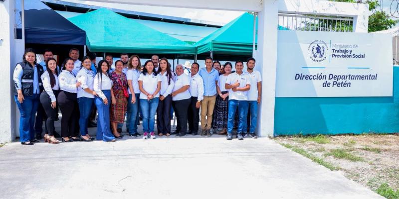 . La Ministra de Trabajo y Previsión Social, Miriam Roquel, supervisó la Dirección Departamental de Petén.