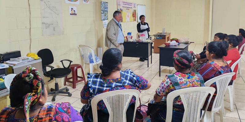Grupos CADER de Quetzaltenango aprenden a preparar recetas saludables y accesibles