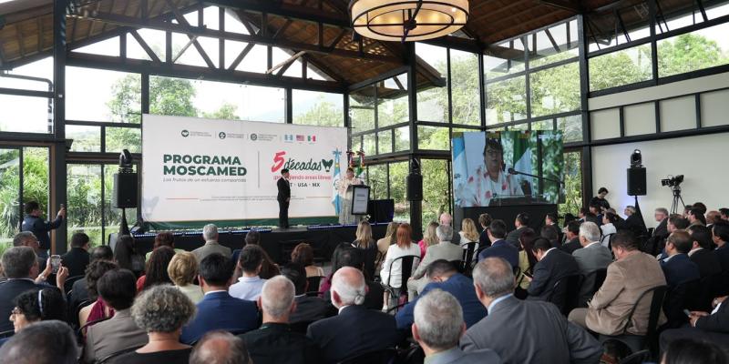 Programa MOSCAMED celebra 50 años de cooperación para proteger la producción agrícola
