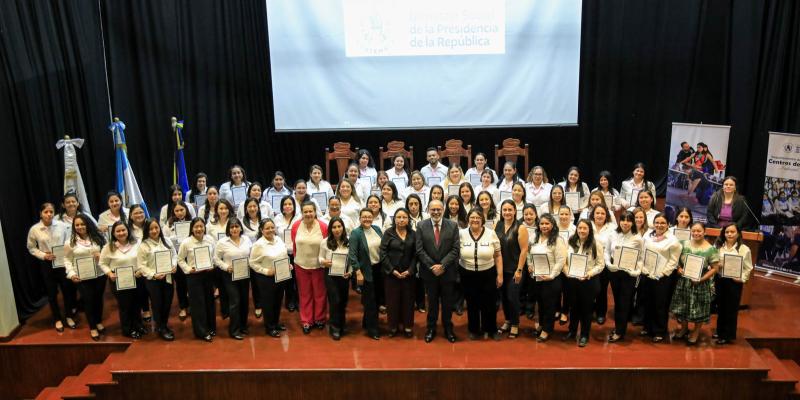 SBS certifica a la primera cohorte del Diplomado de Niñeras 2026