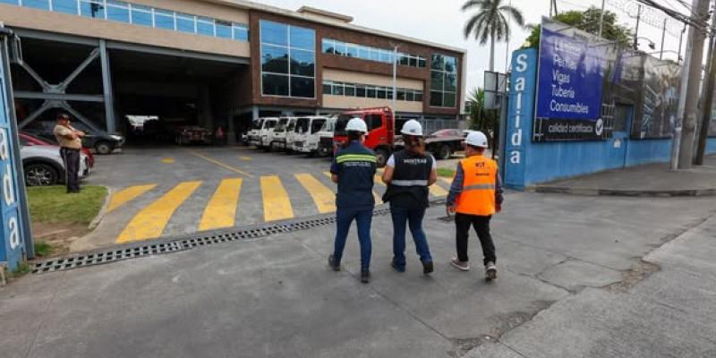El Ministerio de Trabajo y Previsión Social (Mintrab), a través de la Inspección General de Trabajo (IGT) y del Departamento de Salud y Seguridad Ocupacional (SSO), realizó la primera diligencia de inspección .