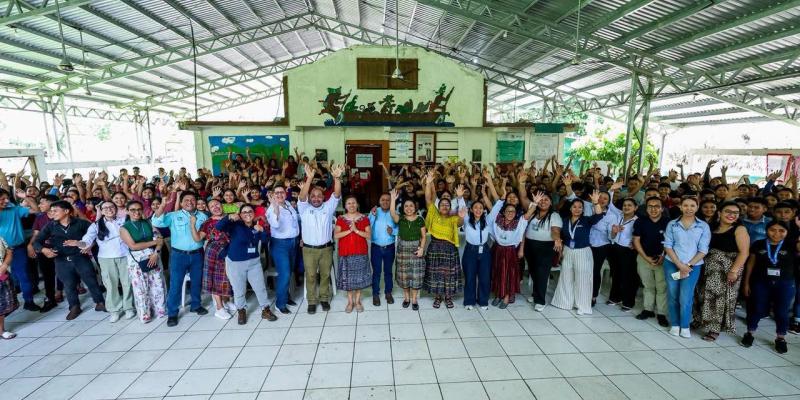 En el marco de la carta de entendimiento firmada entre el Ministerio de Trabajo y Previsión Social y la Ak' Tenamit - Guatemala Tomorrow Fund, autoridades del Ministerio e integrantes de la Mesa Intersectorial de Mercado Laboral del #GABECO visitaron el Centro Educativo Ak’ Tenamit.